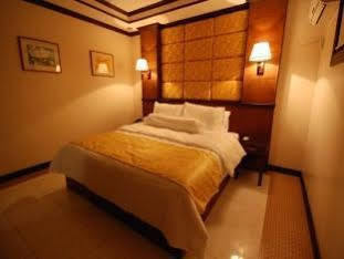 La Roca Veranda Suites & Restaurant เลกัซปี ภายนอก รูปภาพ