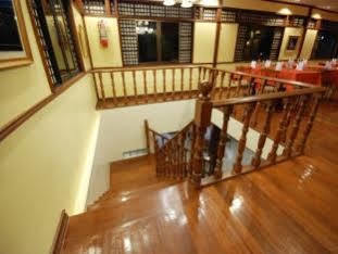 La Roca Veranda Suites & Restaurant เลกัซปี ภายนอก รูปภาพ